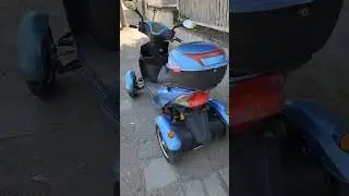 Скутер-квадроцикл для девочек Болгарии, хотя с моря в гору прёт огого
