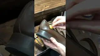 Полный уход для лоферов. Больше интересного в @oxfordsandbrogues #shoerepair #ремонтобуви