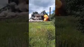 Мощнейший взрыв! Снос старого ТБЗ! 250 кг взрывчатки в деле.