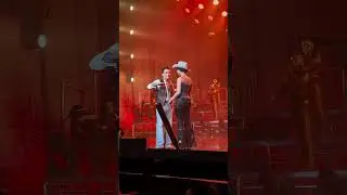 ¡El PRIMER BESO de Nodal y Ángela en PÚBLICO! #nodal #angelaaguilar