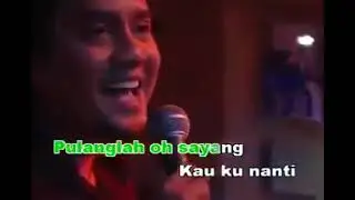 Gugurnya bunga cinta - Laksamana  Karaoke