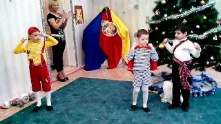 Новогодний цирк танцы канатоходцы силачи ДОУ