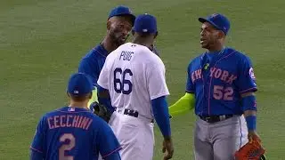 NYM@LAD: Puig talks to Cespedes, Reyes between frames