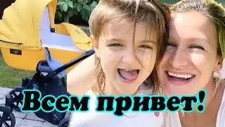 Татьяна Волосожар вышла на прогулку с двумя детьми