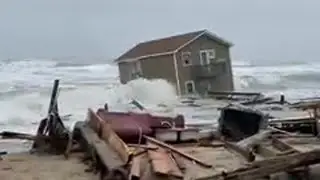 Watch: House in Rodanthe on Outer Banks of North Carolina Collapses into Atlantic Ocean