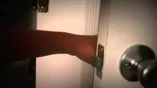 How To Pick A Lock With A Credit Card