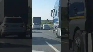 Новый способ познакомиться? Пробка на трассе м4. Каждый развлекается как может 