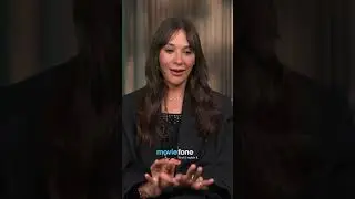 Rashida Jones on acting opposite Sunny #shorts #show #appletvplus