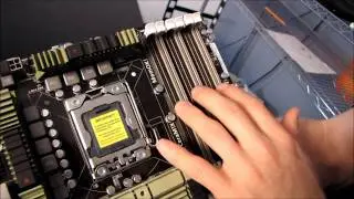 ASUS Sabertooth X58 Military Grade Gaming Motherboard Unboxing & First Look Linus Tech Tips