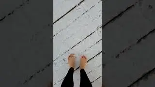Barefoot👣 First Time Walking In The Snow With No Shoes. It Is -7°C Outside!🥶😱❄️