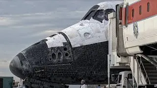 STS-128 Space Shuttle Discovery  landing and turnaround at NASA AFRC / Dryden Flight Research Center