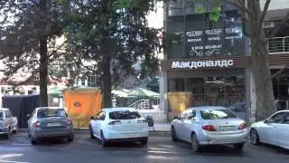 Улица Лазарева в Лазаревском и дорога к морю, на пляж 