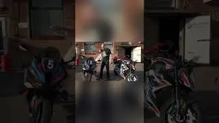 Моторы одинаковые, а цена разная
