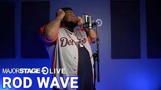 ROD WAVE PERFORMS 