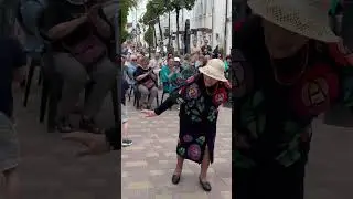 Зажигательная пенсионерка на Маяковского