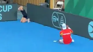 Davis Cup 2024 - The amusing reaction of a ball girl after Casper Ruud's defeat in Norway!