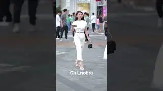 Girl no bra gái xinh braless 