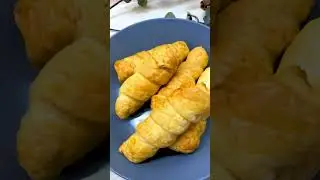 Unreal puff pastry croissants