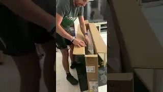 Hisense 55E78HQ 55’ QLED TV unboxing