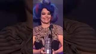 Björk's 5-Word Speech at the 16th Annual Webby Awards