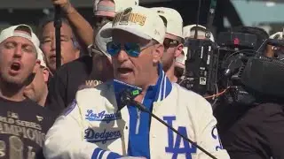 Dodgers' CEO Stan Kasten thanks the fans